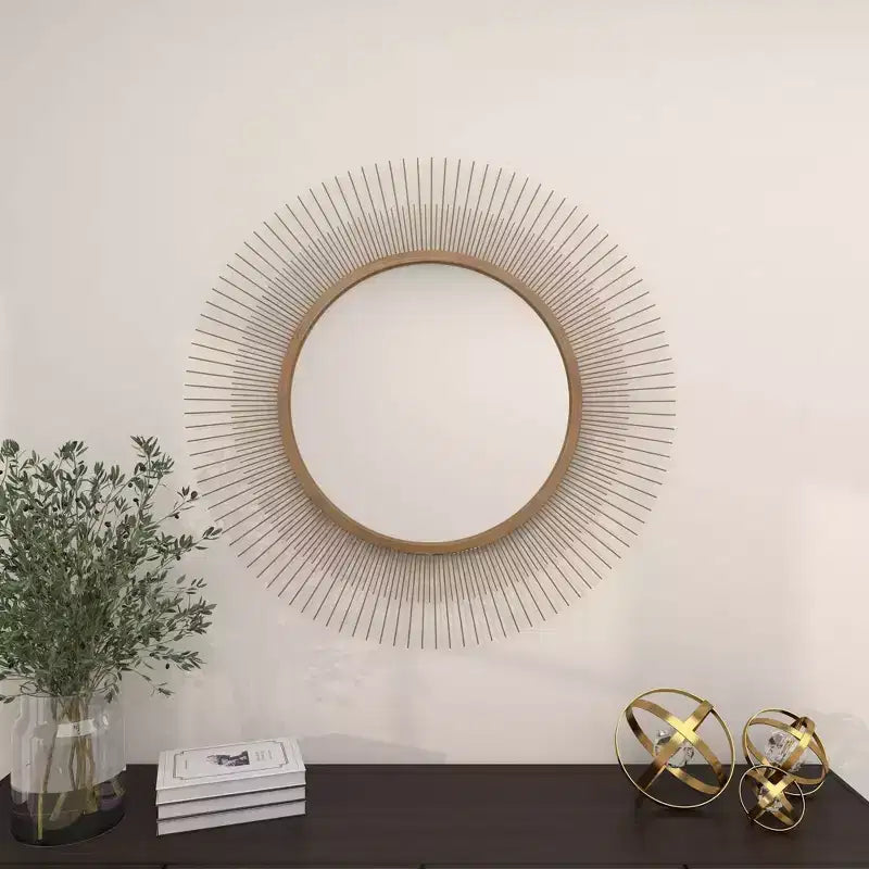 Miroir Mural Étoile 36" en Métal Doré - Olivia & May : Cadre en Fer, Aucun Assemblage Requis, Décoration Moderne