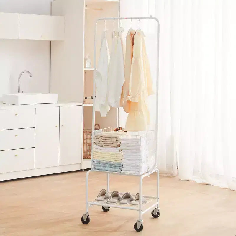 Chariot à linge roulant en métal VEVOR avec tringle à vêtements, panier à linge réglable en hauteur avec chargement de panier et chargement d'étagère