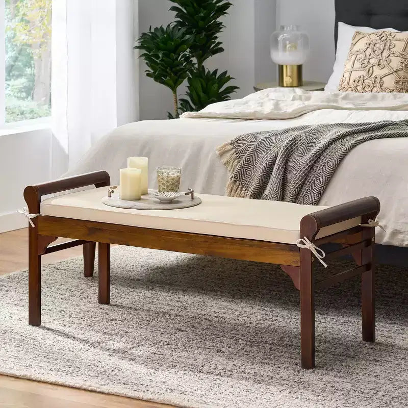 Banc contemporain GDFStudio Bykes en bois d'acacia avec coussin, acajou et crème
