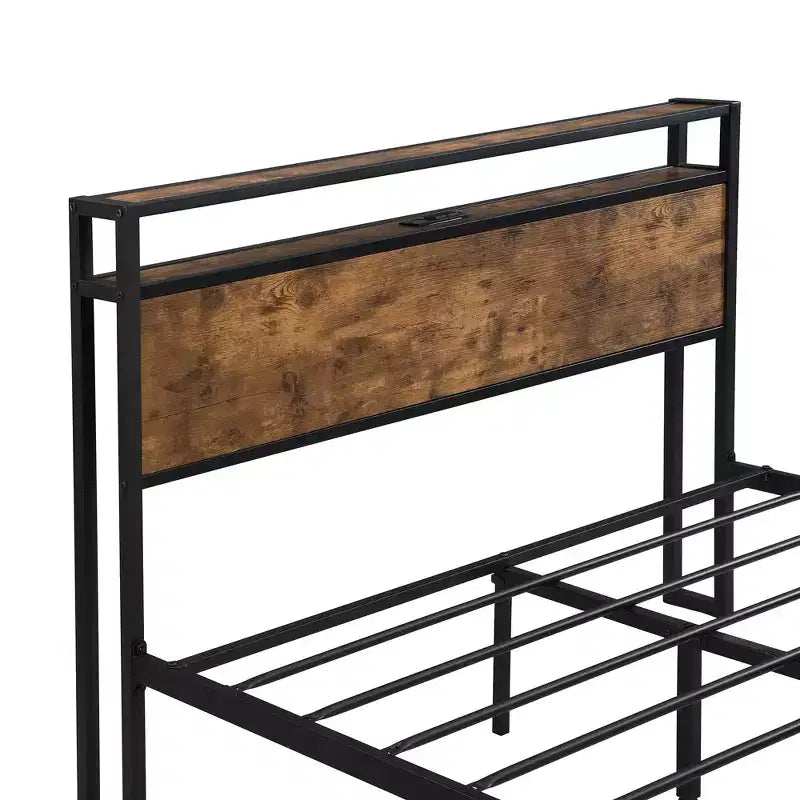 Cadre de lit plateforme en métal pleine grandeur Okak avec tête et pied de lit en bois, cadre de lit moderne avec revêtement USB pour chambre à coucher, noir
