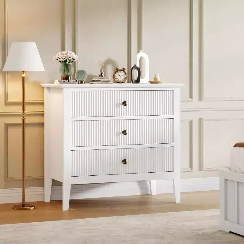 Commode à 3 tiroirs cannelée, Grande commode de chevet, Commode en bois moderne, Grand meuble de rangement peint pour placard, couloir, entrée, chambre à coucher