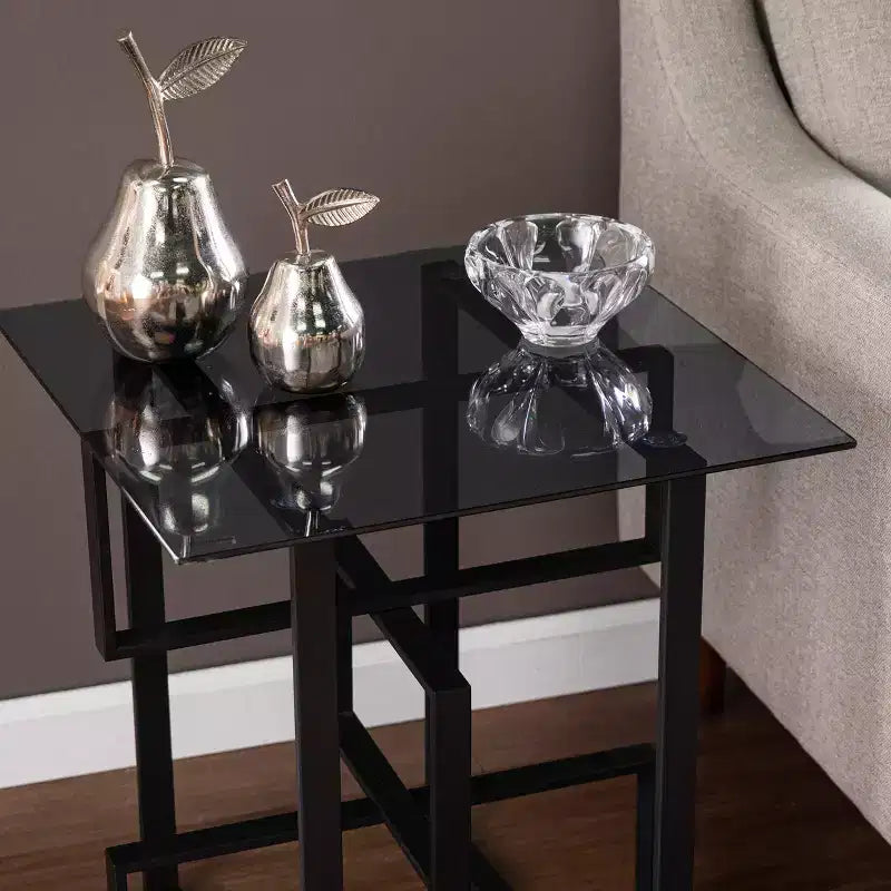 Table d'appoint Clanlin à plateau en verre - Noire - SEI