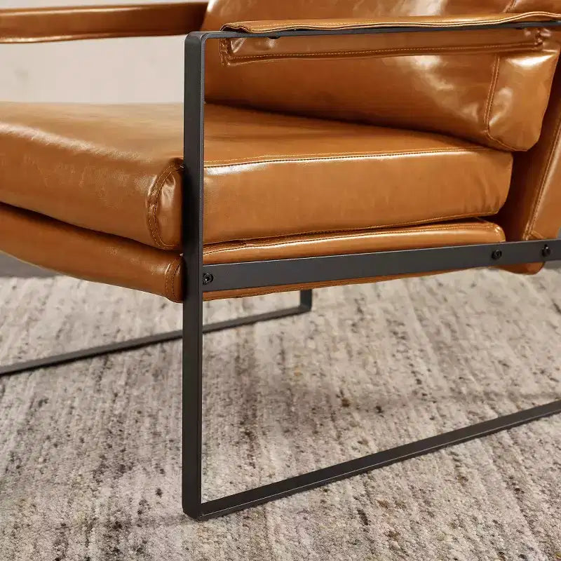 Chaise d'appoint Art Leon avec assise et dossier rembourrés en similicuir