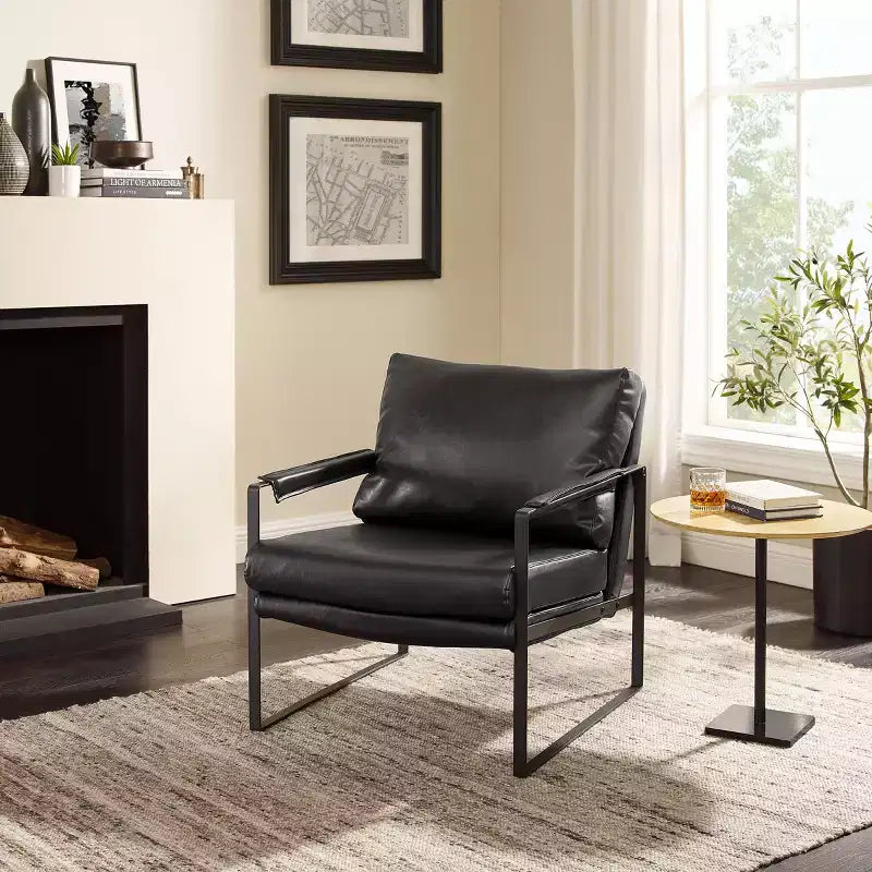 Chaise d'appoint Art Leon avec assise et dossier rembourrés en similicuir