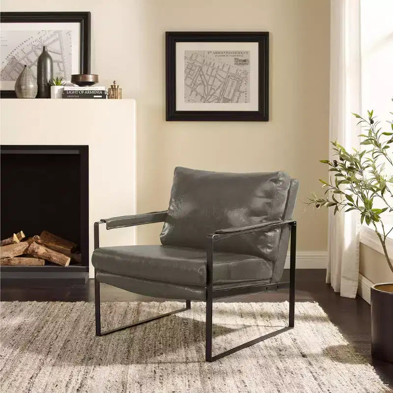 Chaise d'appoint Art Leon avec assise et dossier rembourrés en similicuir