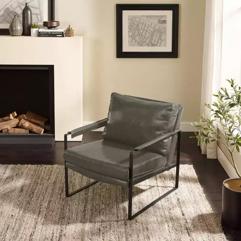 Chaise d'appoint Art Leon avec assise et dossier rembourrés en similicuir