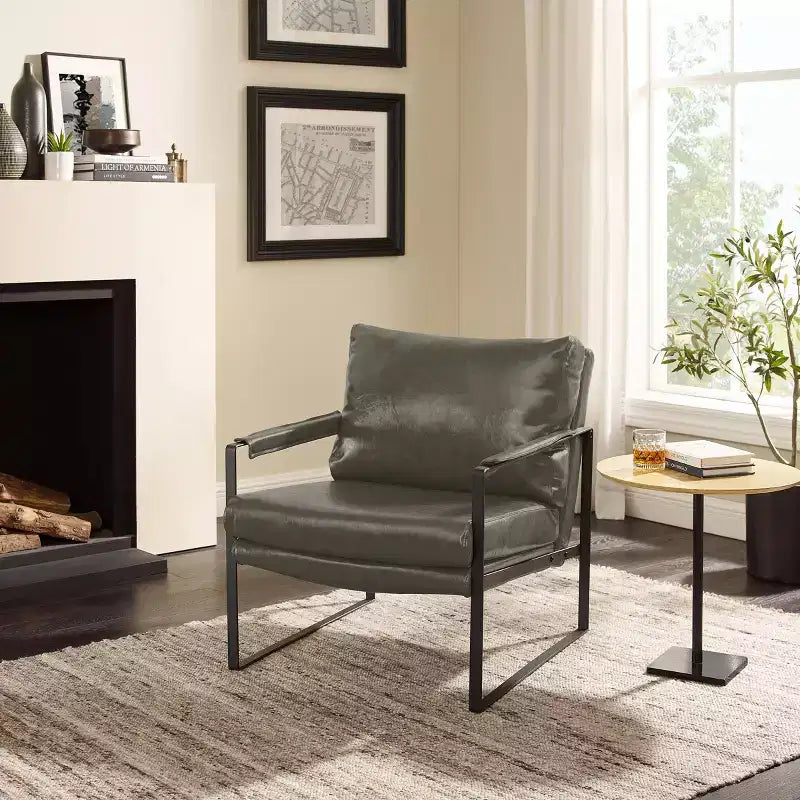 Chaise d'appoint Art Leon avec assise et dossier rembourrés en similicuir