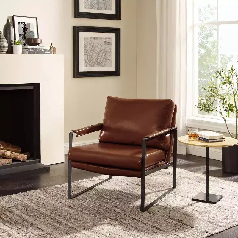Chaise d'appoint Art Leon avec assise et dossier rembourrés en similicuir