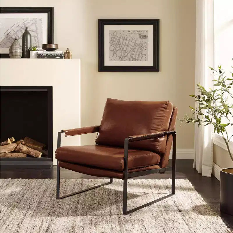 Chaise d'appoint Art Leon avec assise et dossier rembourrés en similicuir