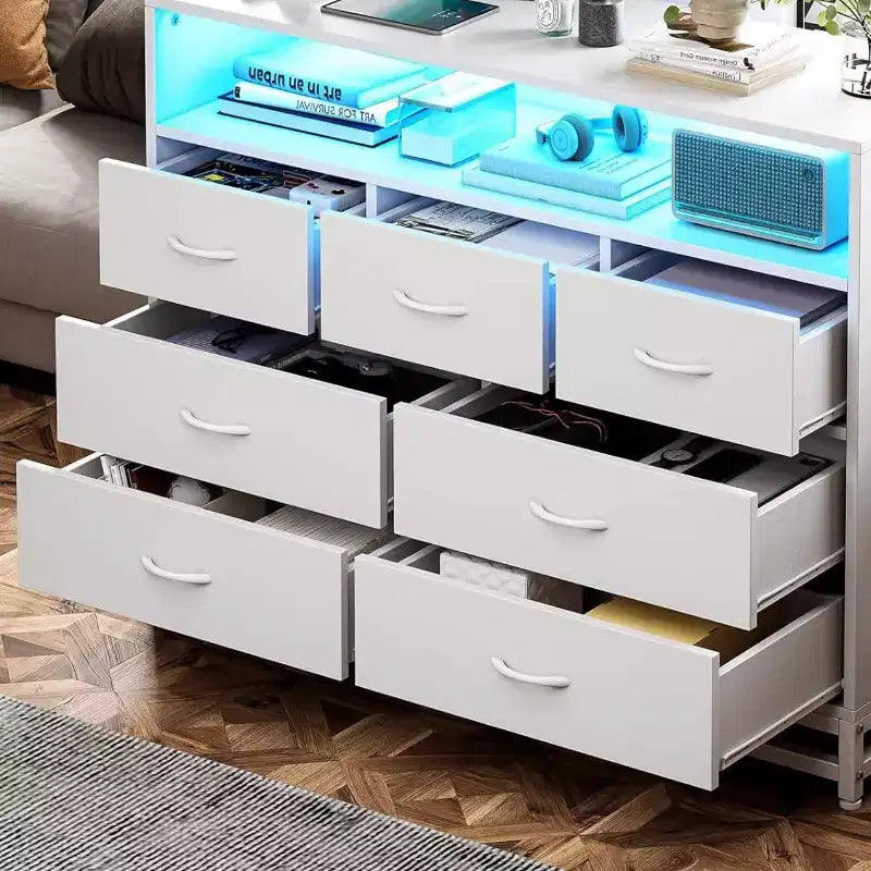 Zstar Commode moderne 7 tiroirs avec lumières LED et station de charge pour salon, couloir