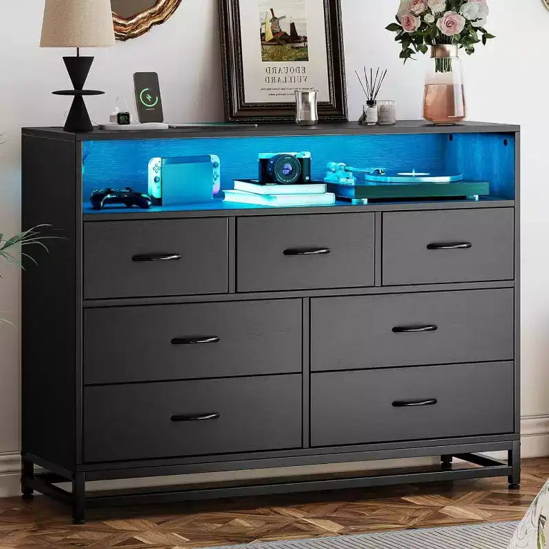 Zstar Commode moderne 7 tiroirs avec lumières LED et station de charge pour salon, couloir