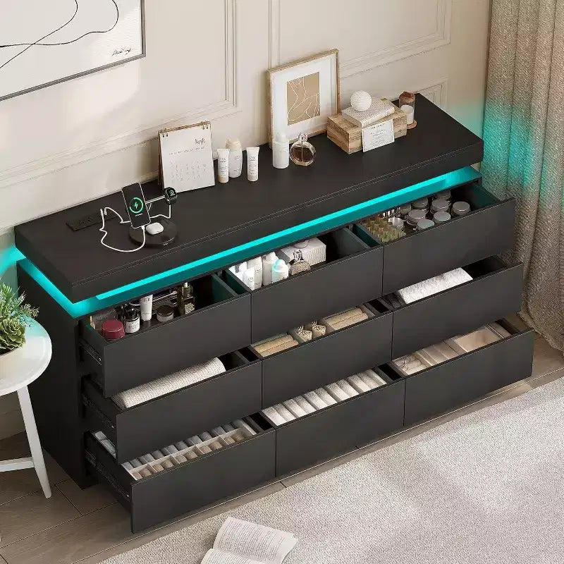Coiffeuse Dyoney 9 tiroirs avec prise de courant et lumières LED, meuble de rangement spacieux, station de recharge