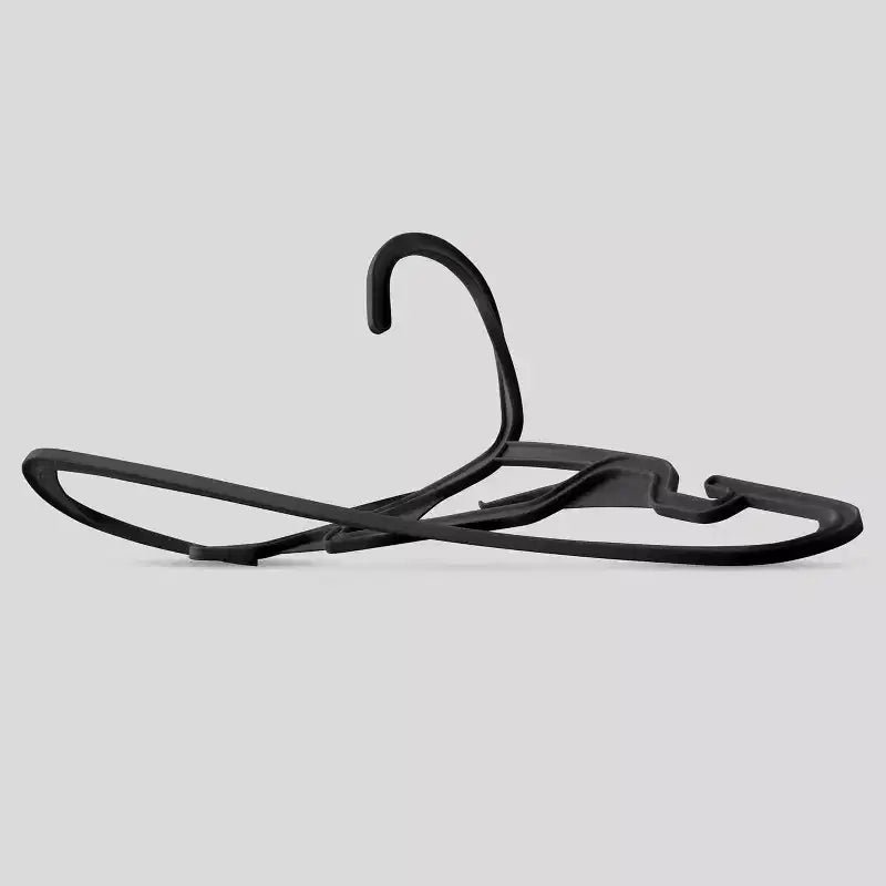 Cintres IRIS USA, cintres en plastique souple et durable avec encoches pour les épaules et crochets pour accessoires