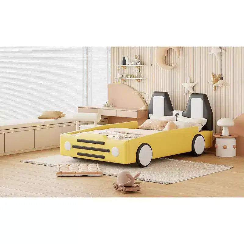 Cadre de lit double Okak avec roulettes, tête de lit rembourrée, lit en forme de voiture avec barrières de sécurité pour enfants, lattes en bois solides, assemblage facile