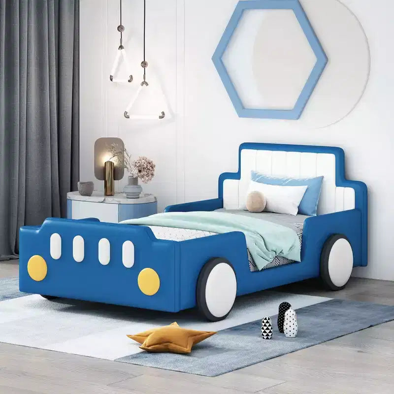 Cadre de lit double Okak avec roulettes, tête de lit rembourrée, lit en forme de voiture avec barrières de sécurité pour enfants, lattes en bois solides, assemblage facile
