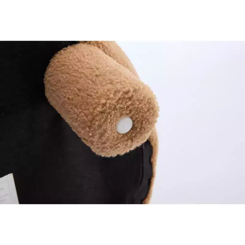 Fauteuil d'appoint sans accoudoirs avec dossier incurvé, en tissu peluche/fourrure, blanc/kaki - ModernLuxe