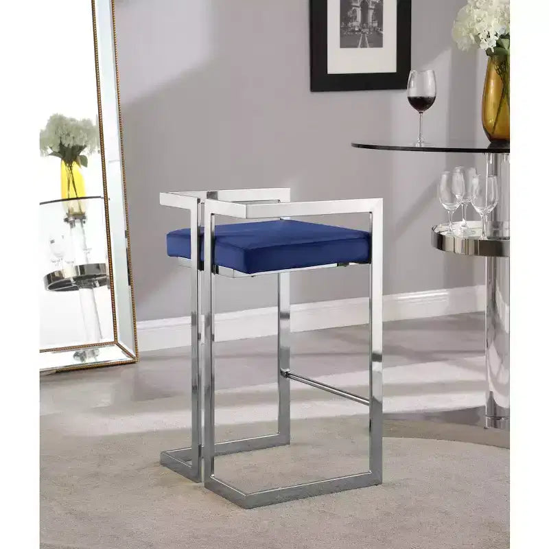 Meridian Furniture, Tabouret Ezra en velours bleu marine, lot de 2