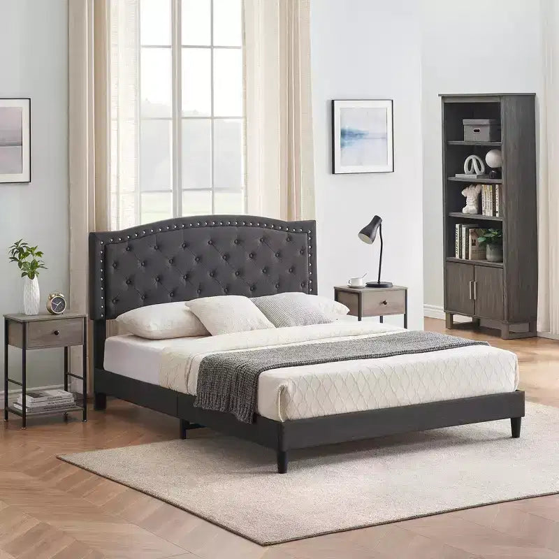 Cadre de lit plateforme pleine grandeur, tête de lit réglable, lattes en bois, base de matelas à cadre métallique, décoration de rivets boutonnés, pas besoin de sommier tapissier