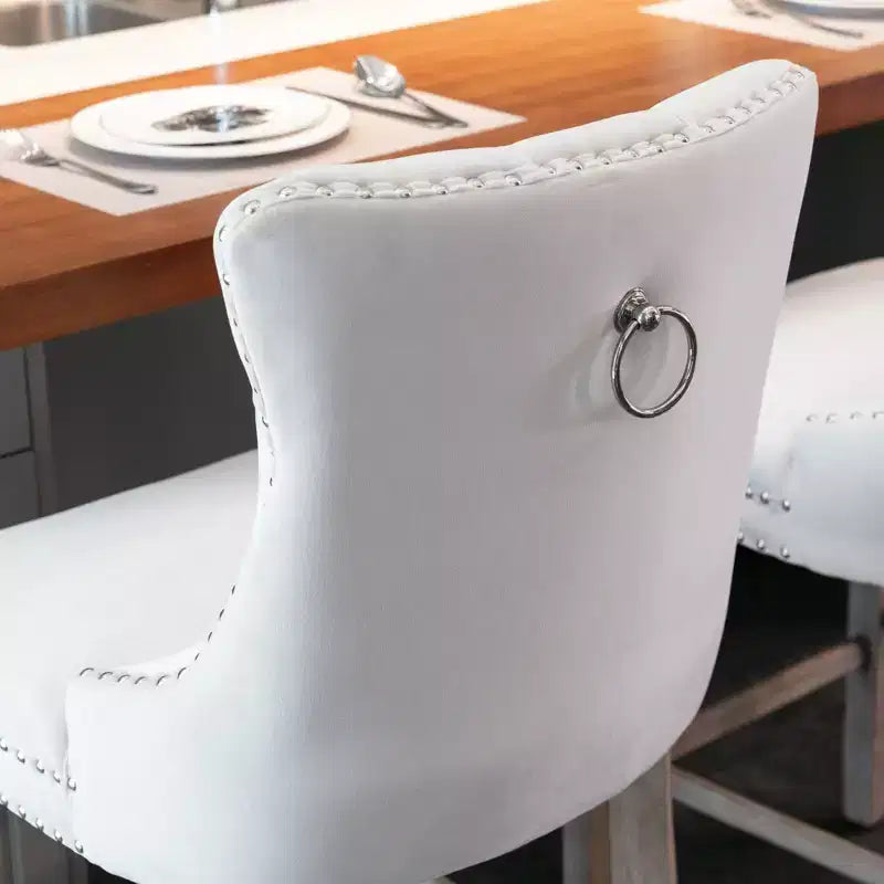 Okak Lot de 2 tabourets de bar contemporains en velours avec capitonnage et garniture cloutée chromée, tabourets rembourrés avec pieds en bois pour îlot de cuisine