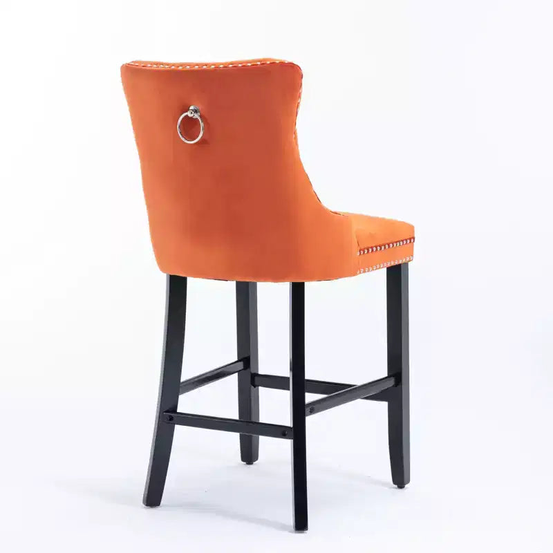 Okak Lot de 2 tabourets de bar contemporains en velours avec capitonnage et garniture cloutée chromée, tabourets rembourrés avec pieds en bois pour îlot de cuisine