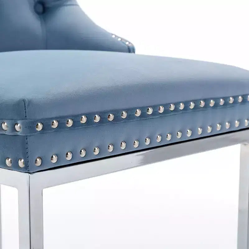 Tabourets de bar Okak (lot de 2), revêtement moderne en velours avec capitonnage et garniture cloutée, piètement en métal nickel brossé pour îlot de cuisine