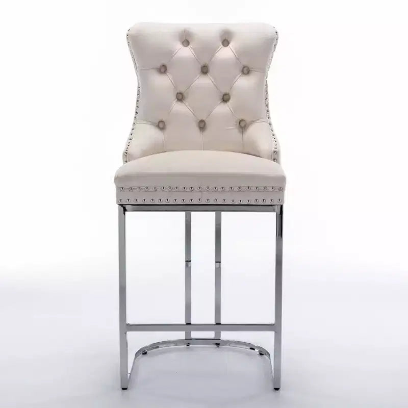 Tabourets de bar Okak (lot de 2), revêtement moderne en velours avec capitonnage et garniture cloutée, piètement en métal nickel brossé pour îlot de cuisine