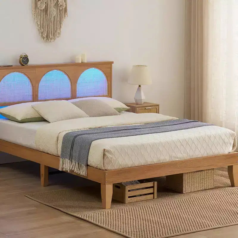 Cadre de lit en rotin avec tête de lit en rotin naturel, cadre de lit Queen avec lumières LED, cadre de lit plateforme avec tête de lit, pas besoin de sommier tapissier