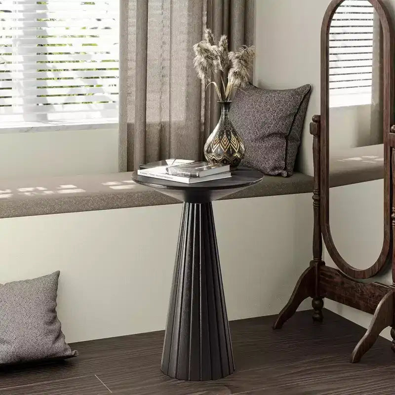 COZAYH Petite table d'appoint ronde Martini avec finition texturée et montage rapide pour salons ou chambres à coucher, supporte jusqu'à 11,3 kg, noir