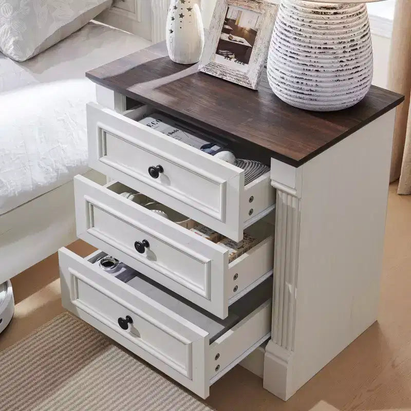 Table de chevet Mastgoal 26 avec station de charge, table d'appoint rustique en bois de style ferme de 23,6 pouces et 3 tiroirs