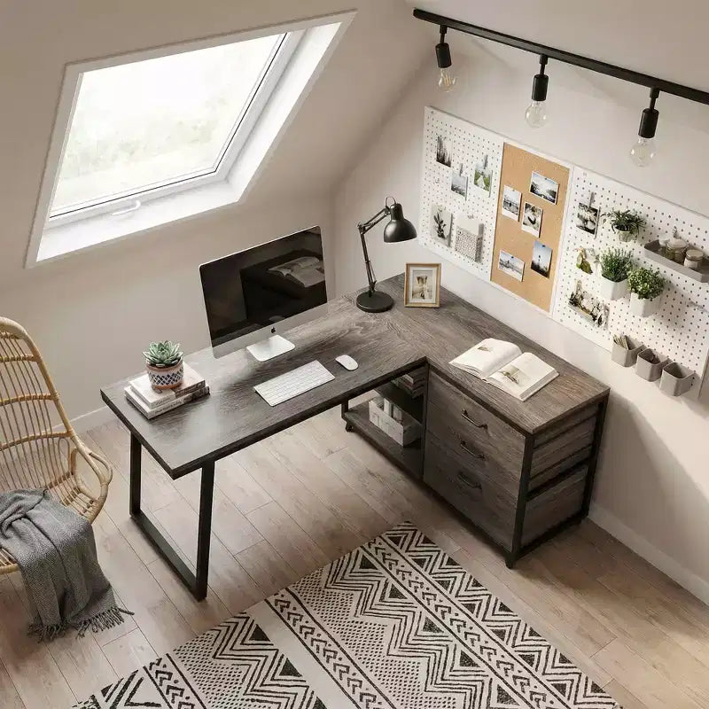 MAYEERTY Bureau d'angle réversible en L avec 3 tiroirs et étagères ouvertes, bureau d'ordinateur de 134,6 cm pour la maison/bureau
