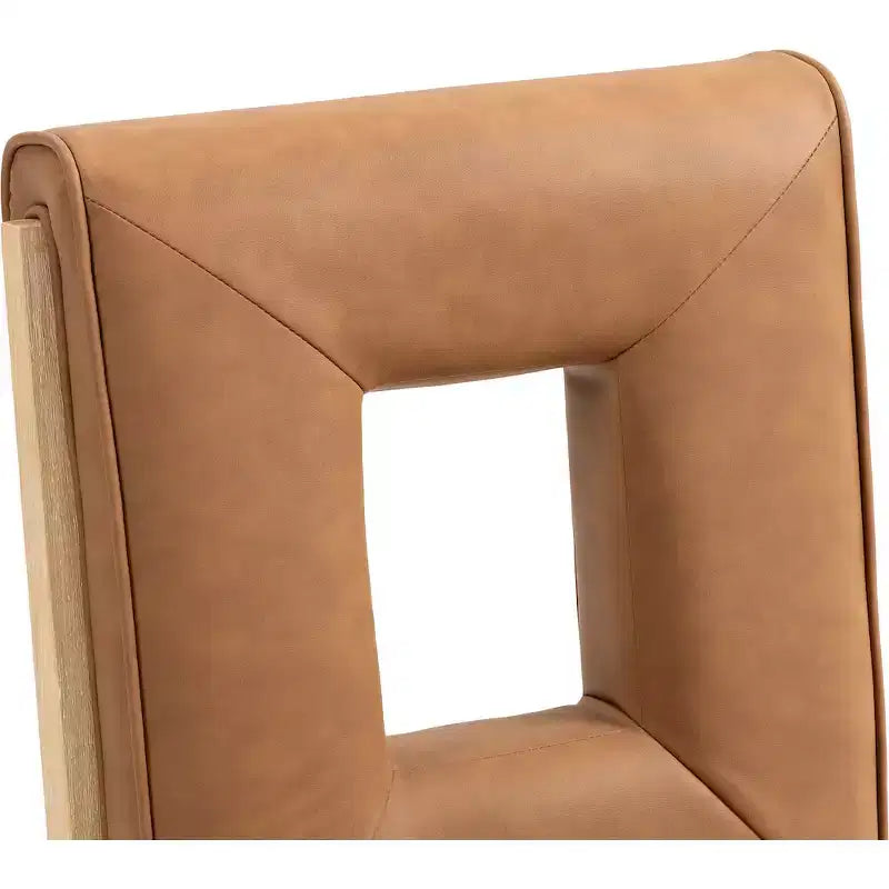 Meridian Furniture, Chaise de salle à manger Gwendolyn en cuir végétalien, lot de 2