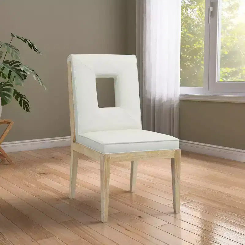 Meridian Furniture, Chaise de salle à manger Gwendolyn en cuir végétalien, lot de 2