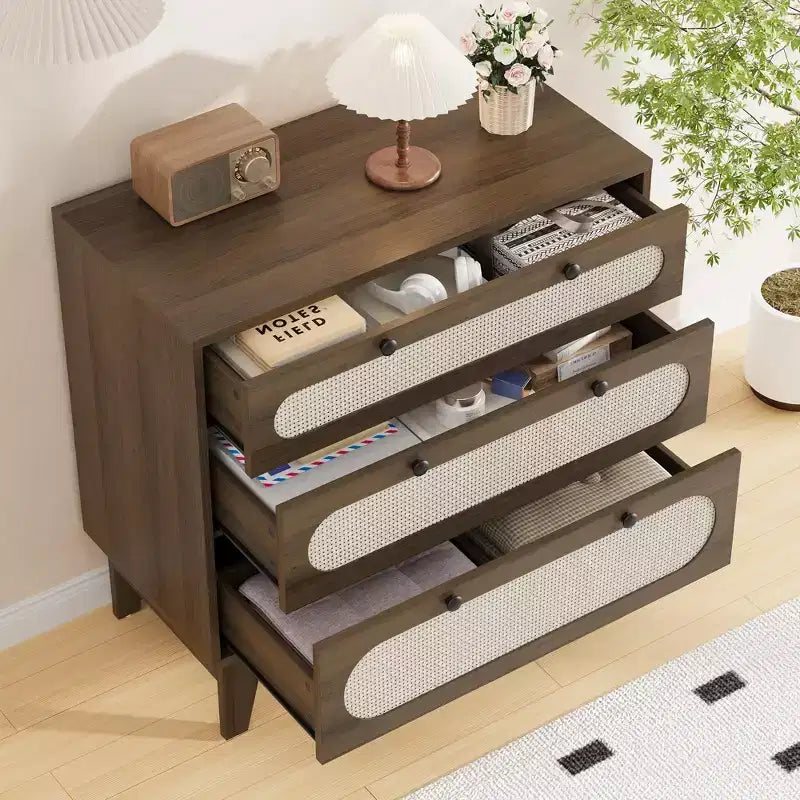 Commode de chambre en rotin à 3 tiroirs, commode moderne naturelle avec poignées et pieds en bois
