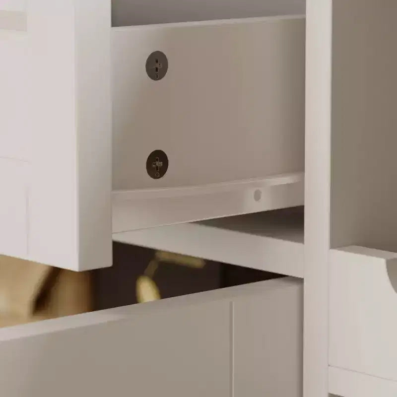 Meuble de cuisine blanc Famapy : Portes en verre, casier à vin, zones de rangement multiples. Idéal pour l'exposition et le rangement.