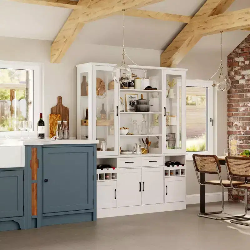Meuble de cuisine blanc Famapy : Portes en verre, casier à vin, zones de rangement multiples. Idéal pour l'exposition et le rangement.