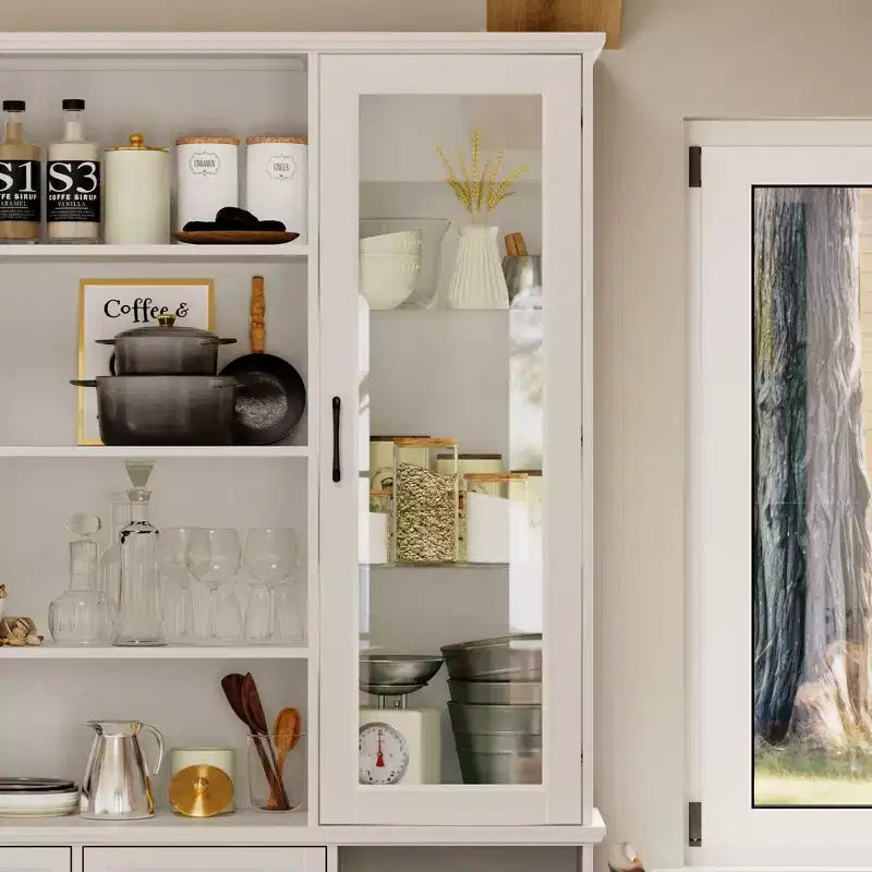 Meuble de cuisine blanc Famapy : Portes en verre, casier à vin, zones de rangement multiples. Idéal pour l'exposition et le rangement.