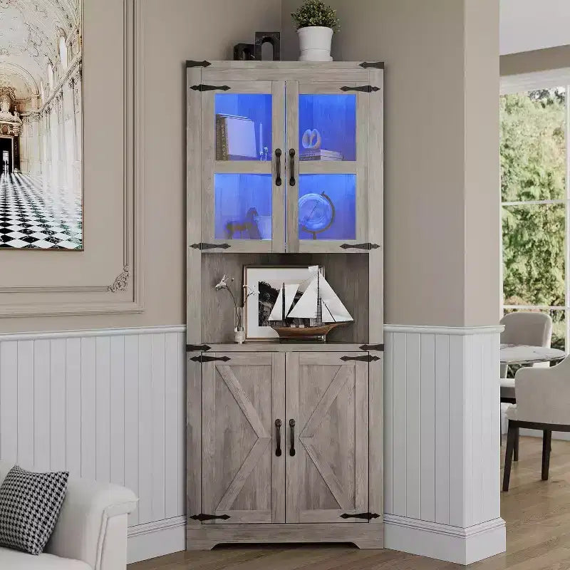 Meuble d'angle de ferme haut avec lumières intégrées, porte vitrée et étagères réglables, parfait pour le salon et l'organisation de la cuisine