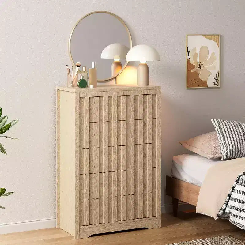 Commode haute à 5 tiroirs cannelés – Design sans poignée avec rangement profond pour chambre et salon