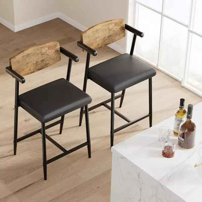 Lot de 2 tabourets de bar Acekool à hauteur de comptoir avec accoudoirs, assise et dossier larges rembourrés, cadre en métal avec repose-pieds pour îlot de cuisine, marron rustique