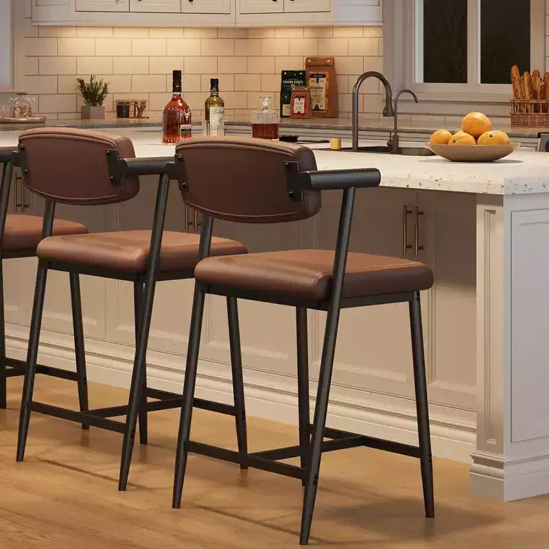 Lot de 2 tabourets de bar Acekool à hauteur de comptoir avec accoudoirs, assise et dossier larges rembourrés, cadre en métal avec repose-pieds pour îlot de cuisine, marron rustique