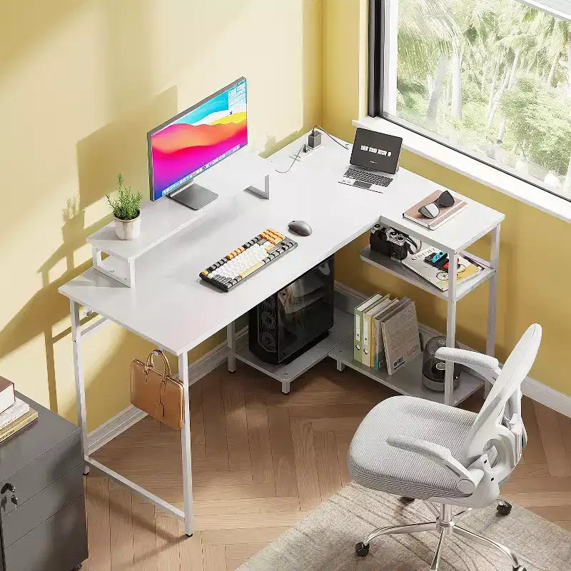 GALAXHERO Bureau de jeu en forme de L de 47 pouces, petit bureau d'angle pour ordinateur avec prises électriques, lumières LED et support d'écran, bureau pour chambre à coucher