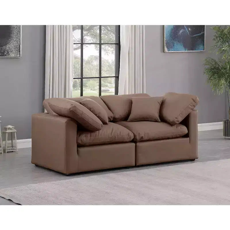 Meridian Furniture, Canapé modulaire en cuir vegan Indulge