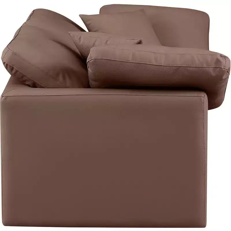 Meridian Furniture, Canapé modulaire en cuir vegan Indulge