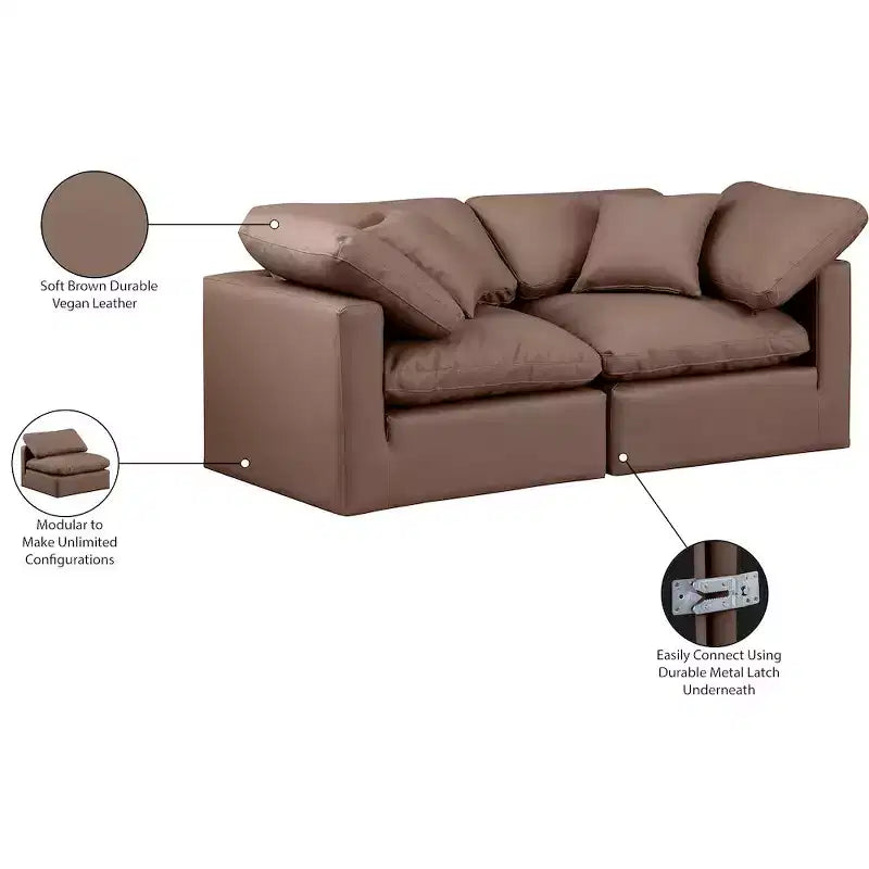 Meridian Furniture, Canapé modulaire en cuir vegan Indulge