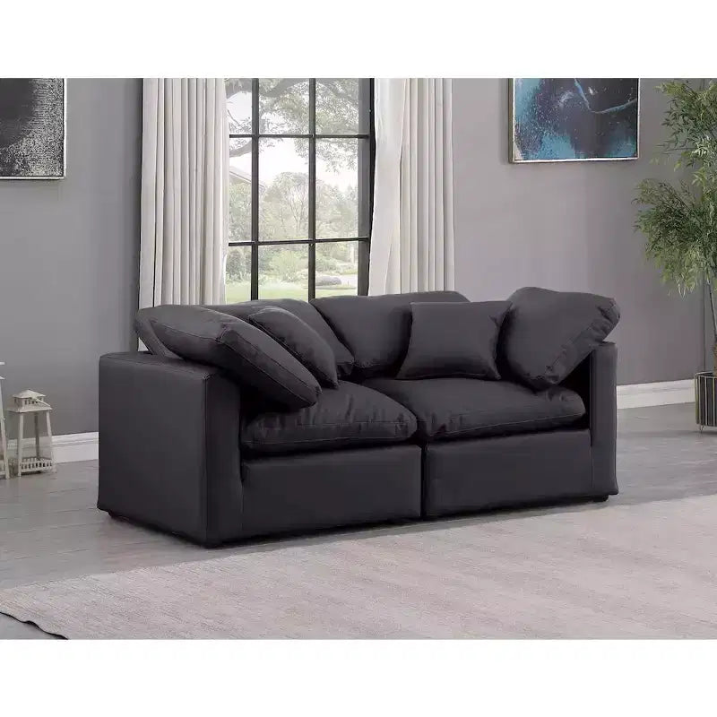 Meridian Furniture, Canapé modulaire en cuir vegan Indulge