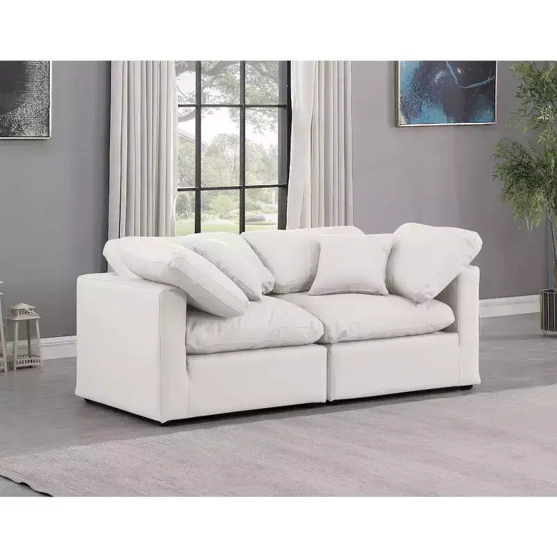 Meridian Furniture, Canapé modulaire en cuir vegan Indulge