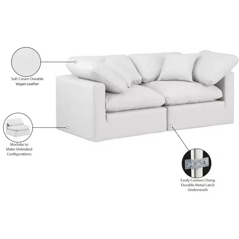 Meridian Furniture, Canapé modulaire en cuir vegan Indulge