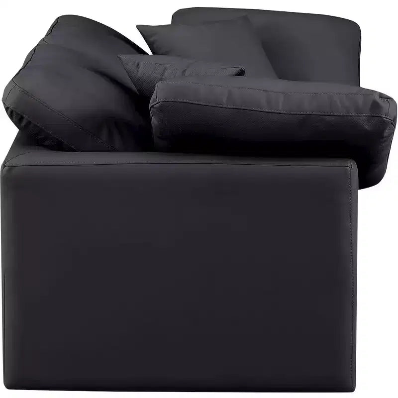 Meridian Furniture, Canapé modulaire en cuir vegan Indulge