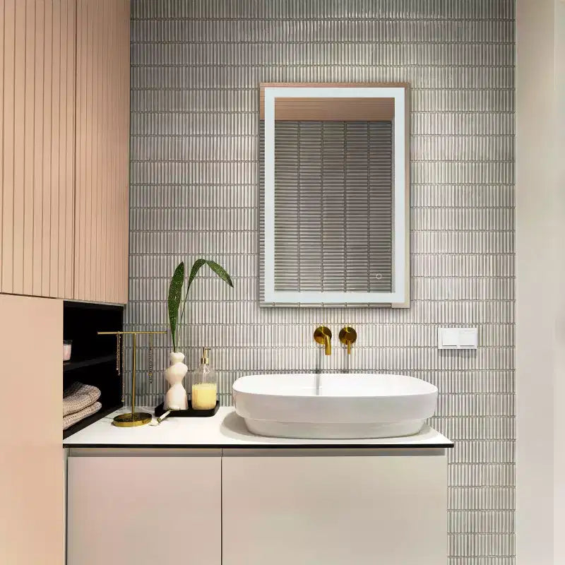 Miroir Rectangulaire à LED Hyatt 24 en Aluminium - LMR1000 - Argent/Blanc - Safavieh