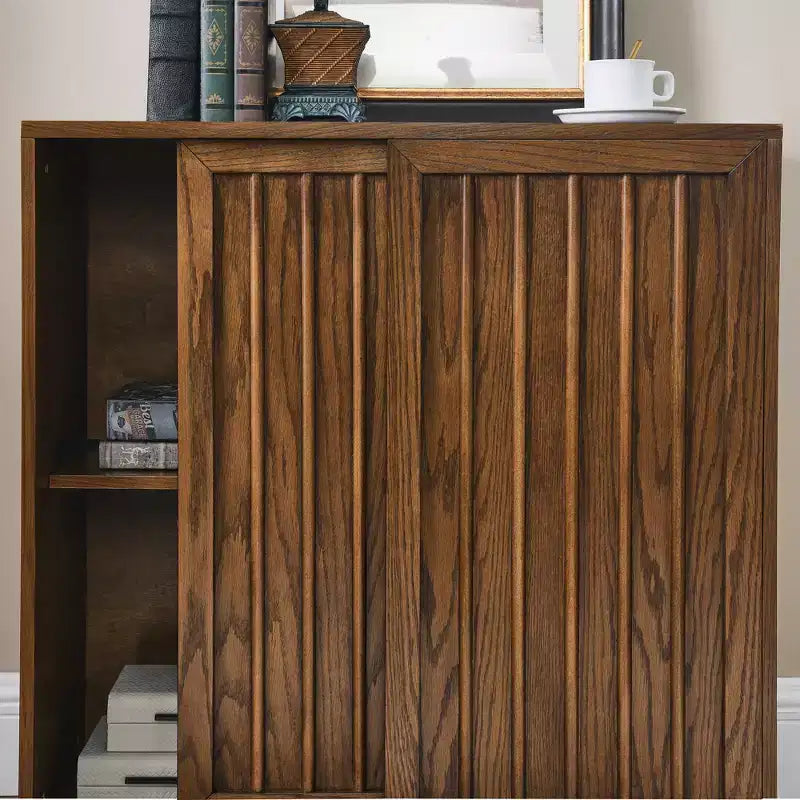 Bahut GDFStudio Guill en grain de bois style Mid-Century avec 2 portes coulissantes